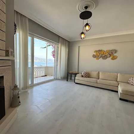 Seaview Castle House *